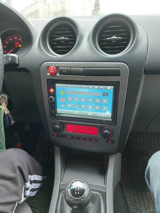 Navigatie MP5 Casetofon Seat Ibiza Waze YouTube prin MirrorLink BT USB