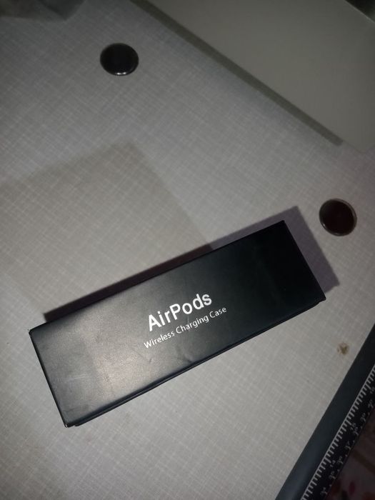 Airpods naushnik