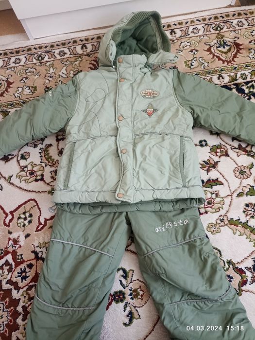 Костюм элегантный.