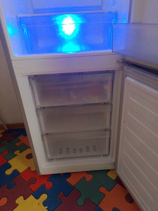 Продам холодильник
