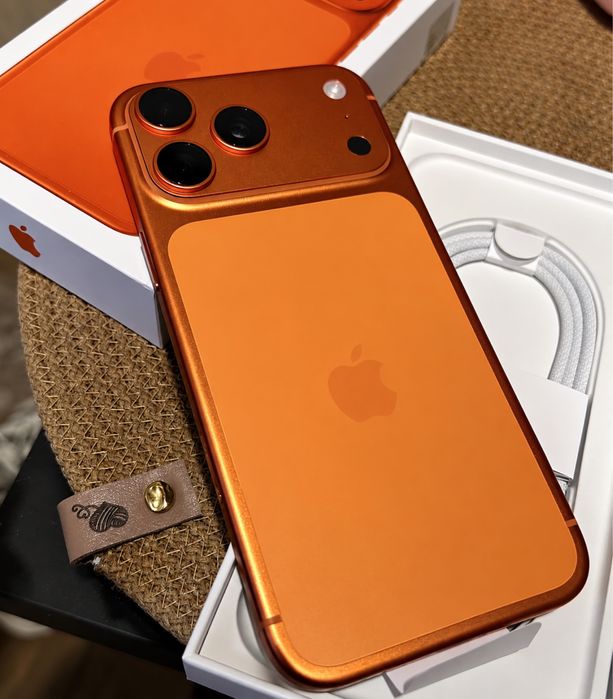 IPhone 17 PRO, 256 ГБ, SIM + ESIM