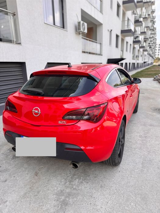 Opel Astra J gtc 2012