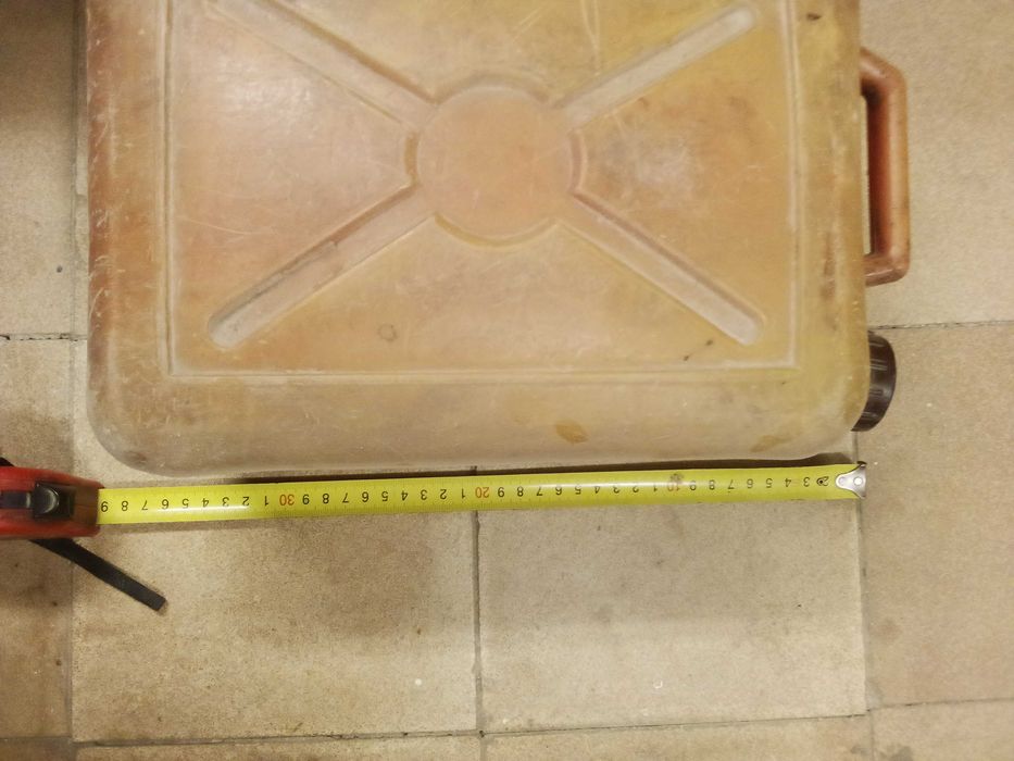 Продам! канистру_ 8 литров