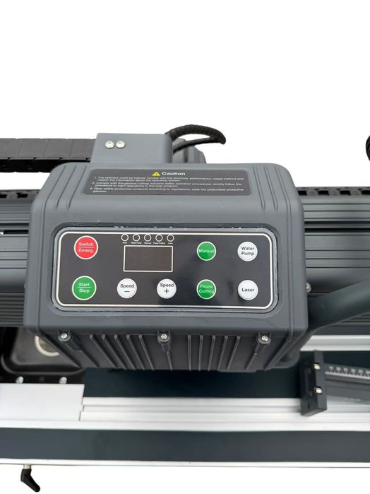 Машина за водно рязане CYP D135