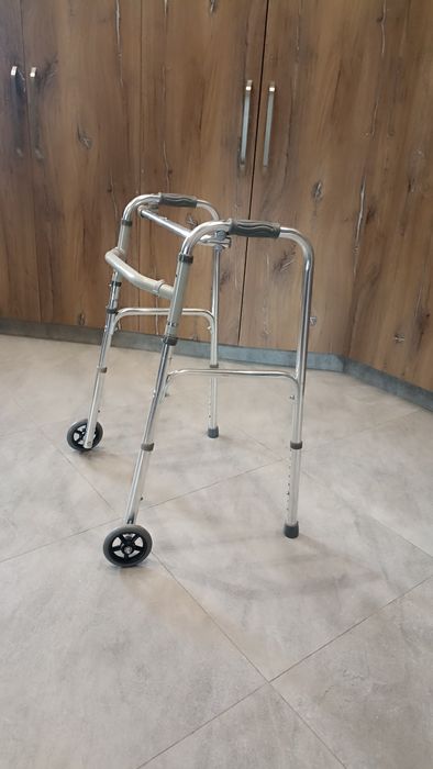 Продам    Ходунки