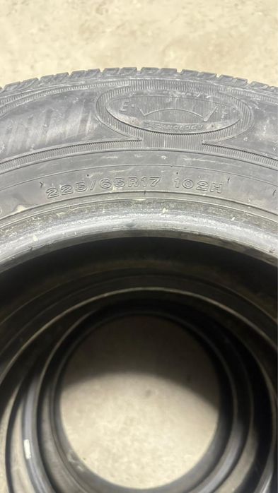 Продам шины 17 летний