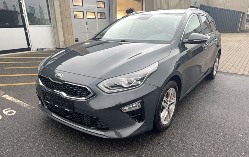 Kia Ceed 1.6 diesel mild hybrid 48v, Cutie vit automata, Gt Line, Camera