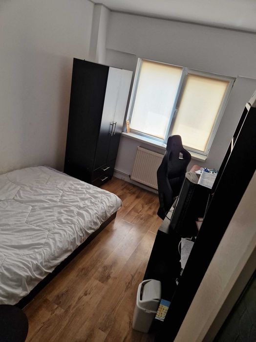 Apartament cu 4 camere de vanzare
