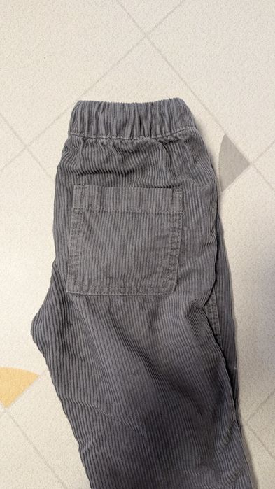 Pantaloni raiați gri baieti