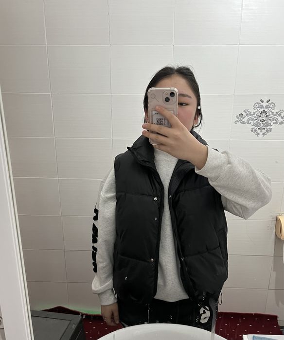 Безрукавка новая