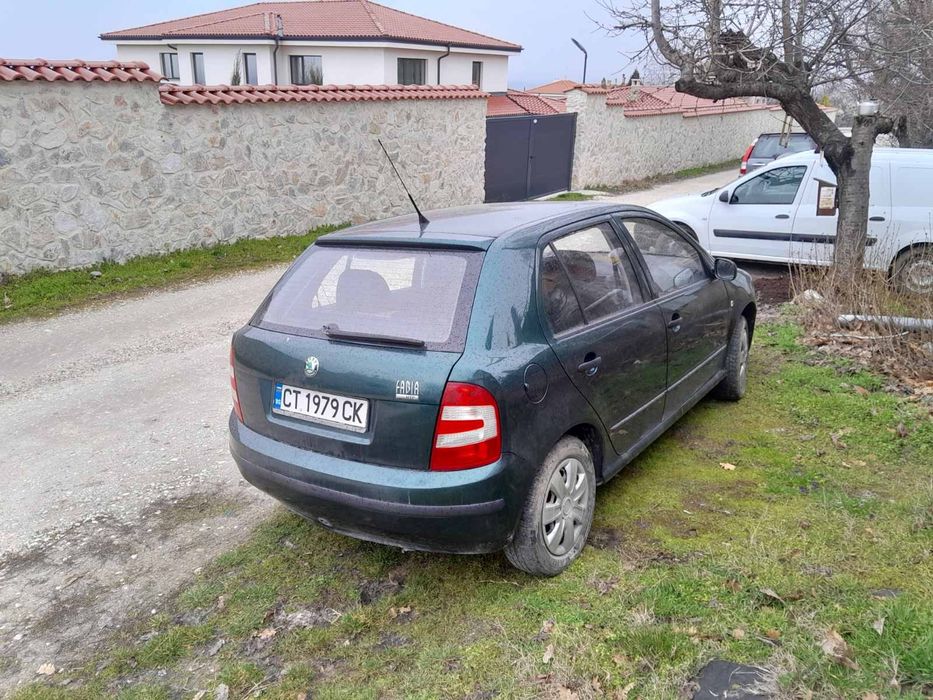 Продавам Шкода Фабия на Реални км
