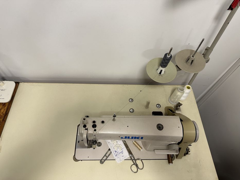 Masina de cusut profesionala JUKI