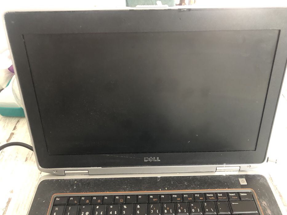 Лаптоп Dell Latitude E6420, без SSD, със зарядно, за възстановяване/части