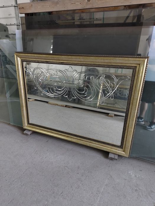 Зеркало с алмазной гравировкой в багете