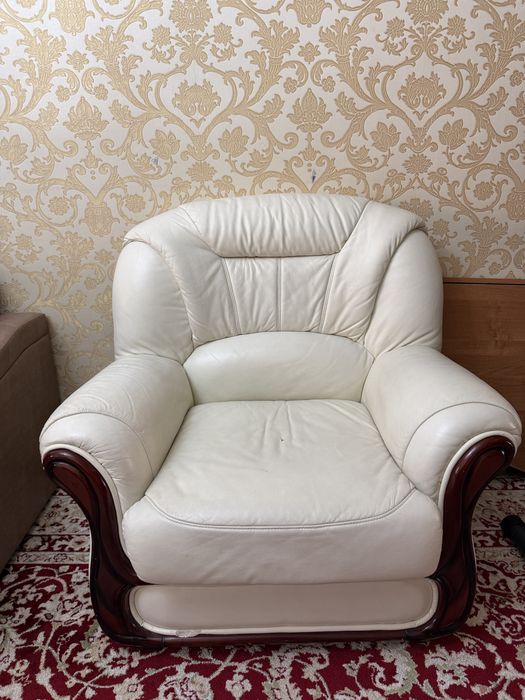 Продам диван с креслом