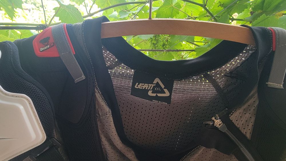 Leatt Adventure body protector XXL