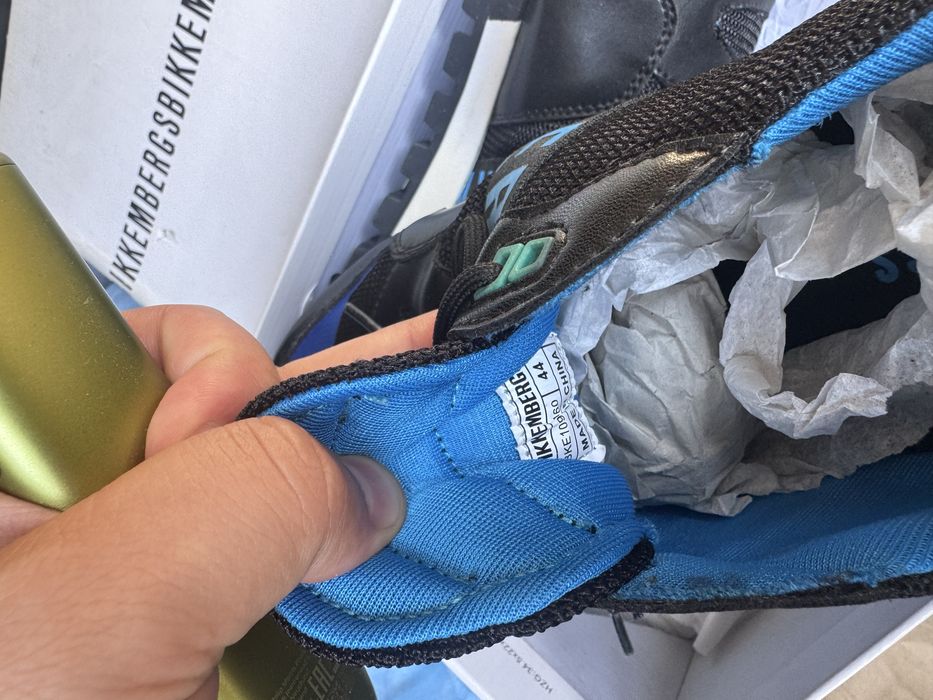 Продам кроссовки bikkembergs