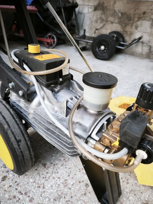 Aparat de spălat cu presiune Karcher HD890