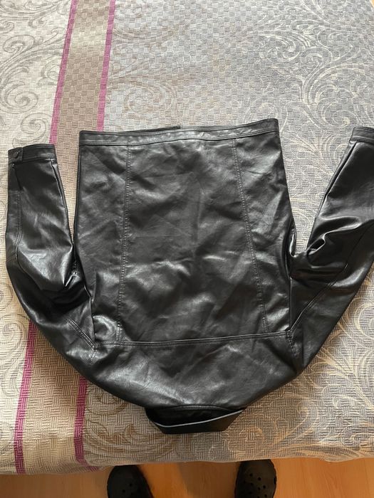 Продавам мъжко кожено яке