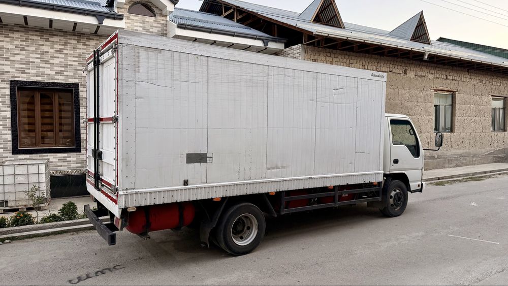 Isuzu haladnik  holati yaxshi