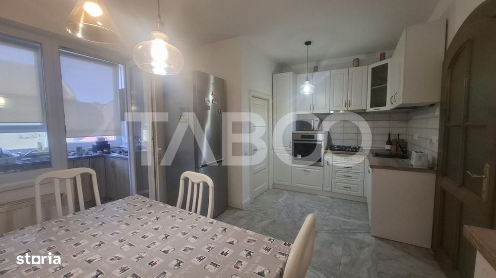 Apartament 4 camere 155 mp 2 balcoane garaj inchis Central Sibiu