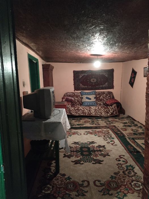 Vând Casa bătrânesca