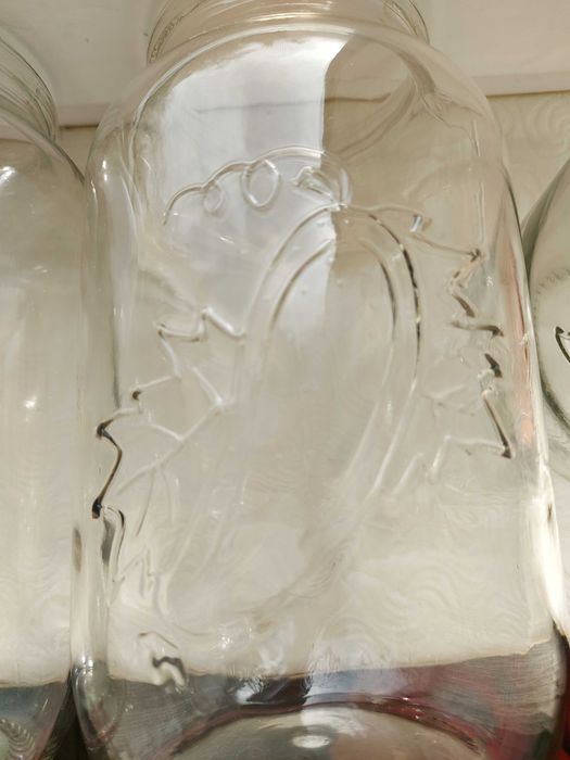 Емкость для декора с выпуклым рисунком ,стеклянная