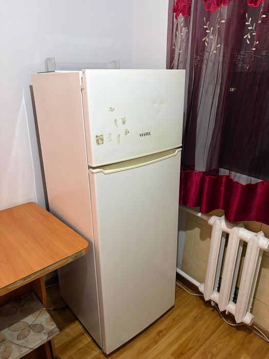 Продам холодильник