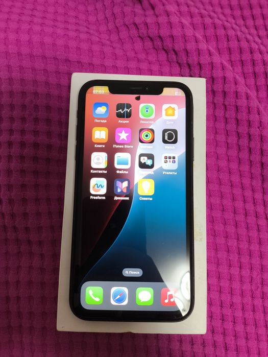 Продам iPhone XR в хорошем состоянии