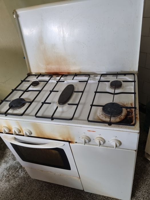 Aragaz 5 arzătoare pe gaz