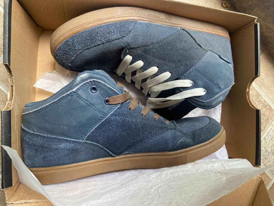 Tenesi Airwalk Breaker Mid 43