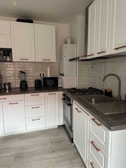 Inchiriez apartament in Dambul Rotund