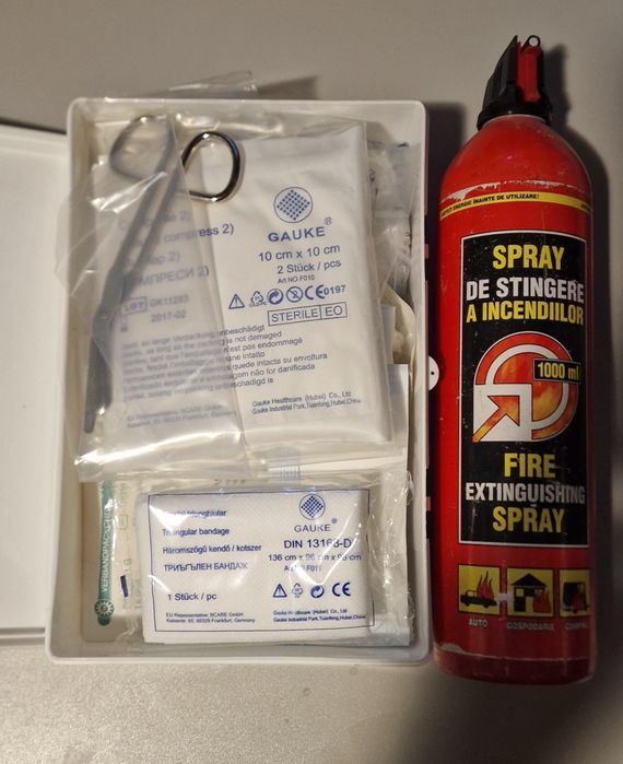 Set trusa auto: Trusa medicala + Extinctor (expirate)