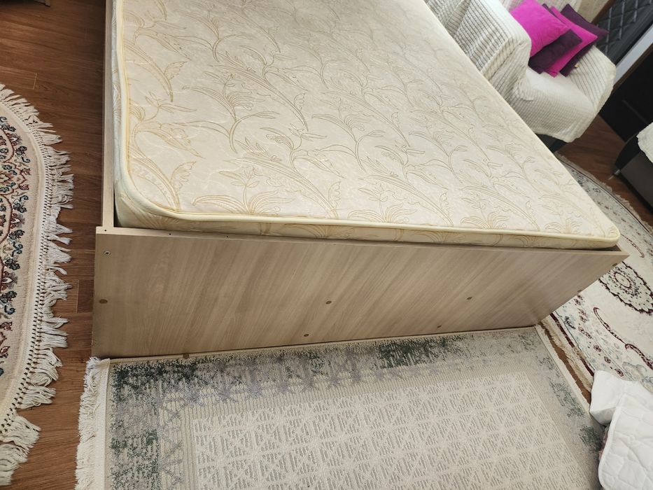 Продам кровать 2х спальную