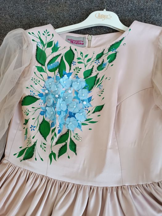 Платье вечерний интересный