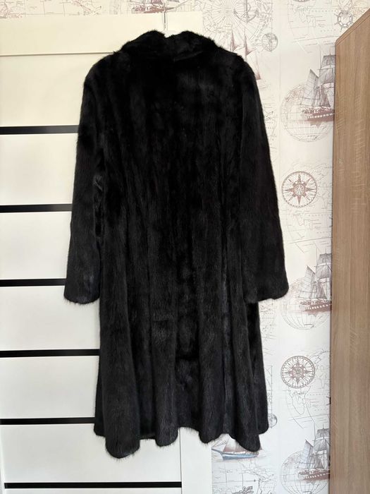 Продаем норковую шубу