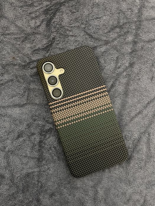 Продам Samsung S24   8/128
