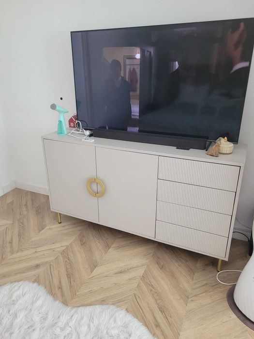 Doua sifoniere cu sertare si comoda