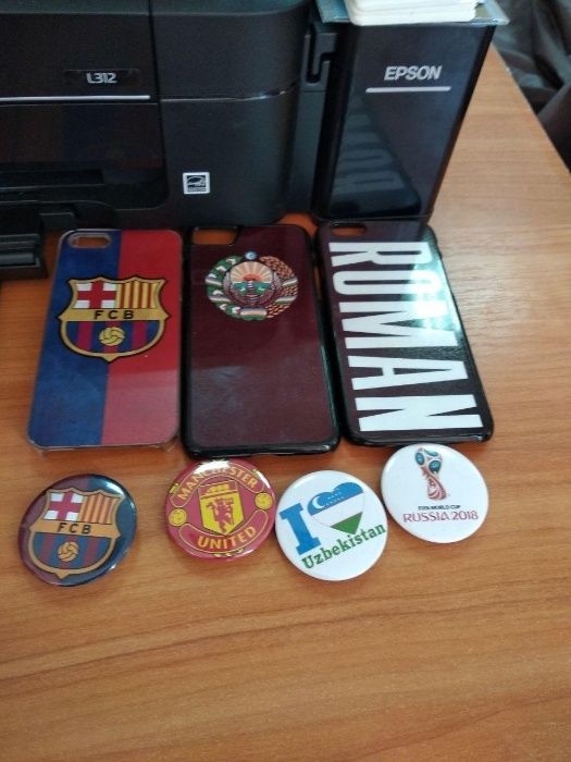 Значки с логотипом компании. Диаметр 4см и 6см под заказ