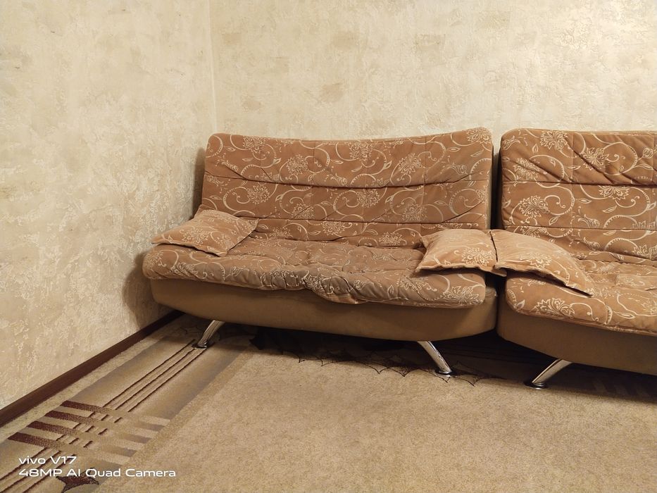 Диваны есть 3 шт