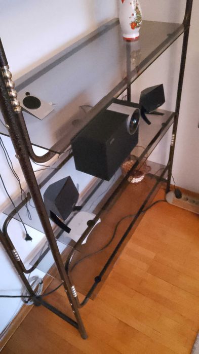 Субуфер с колони,никакви забележки.