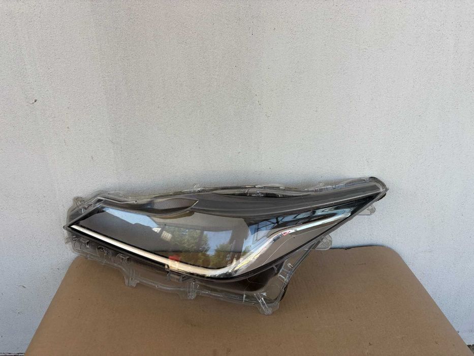 Sticla far stanga Toyota Corolla sedan dupa 2018