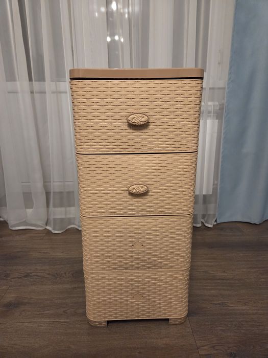 Комод пластиковый с полками