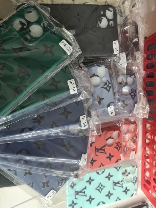 Чехлы на 14, 14 pro, 14 pro max.