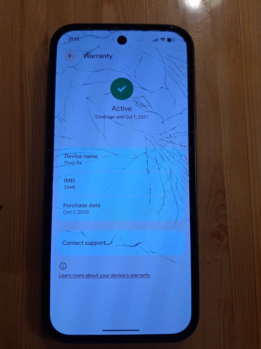 Google Pixel 9a на 3 месеца със спукан дисплей