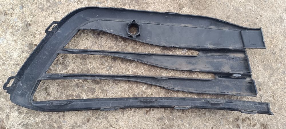 Решетки и хром лайсни Golf 8