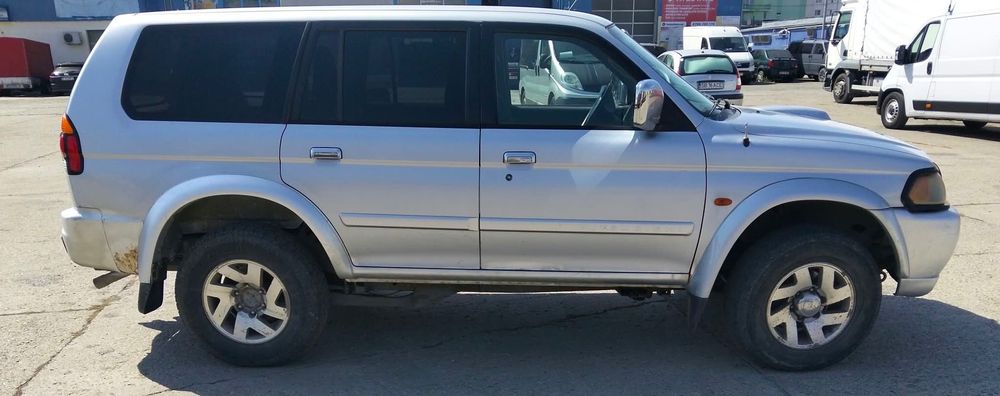 2004 Mitsubishi Pajero Sport GLS