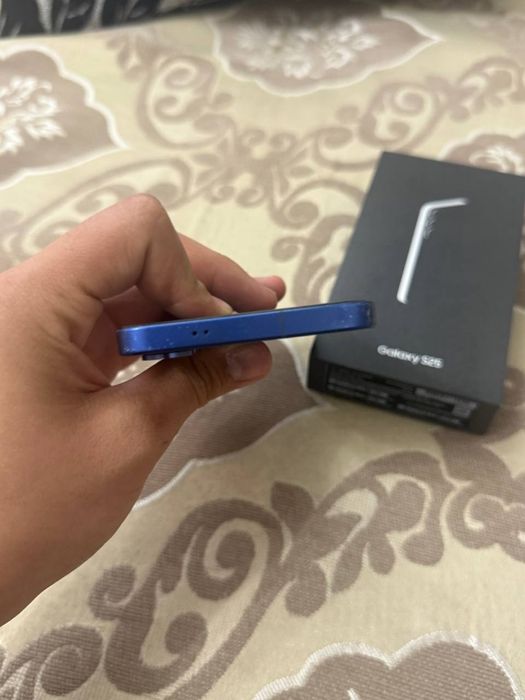 Samsung s25 в хорошем состоянии