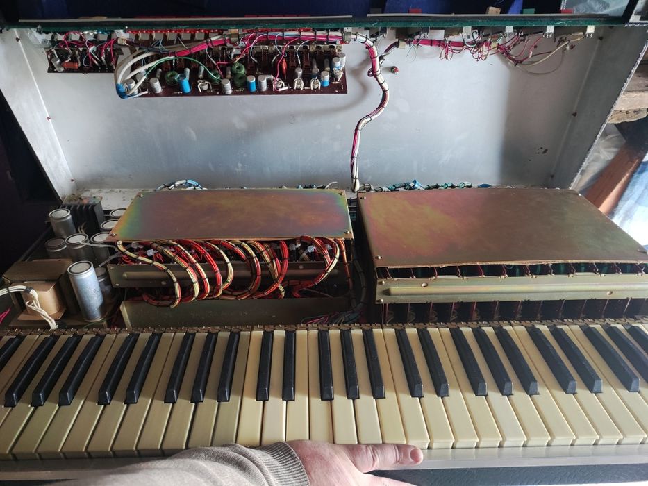 Электромузыкальный инструмент