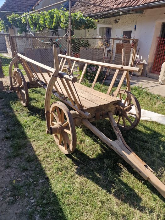Car vechi de lemn